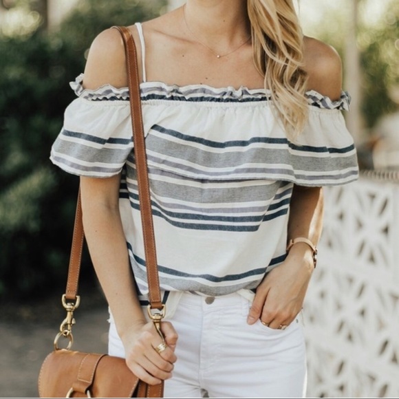 Splendid Tops - Like New Splendid off the shoulder top